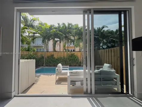 3110 Elizabeth Street Miami FL 33133