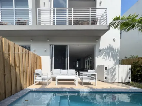 3110 Elizabeth Street Miami FL 33133
