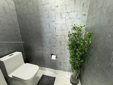 672 NE 191st Street Miami FL 33179