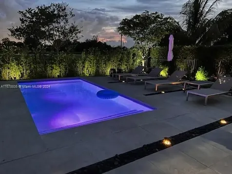 672 NE 191st Street Miami FL 33179