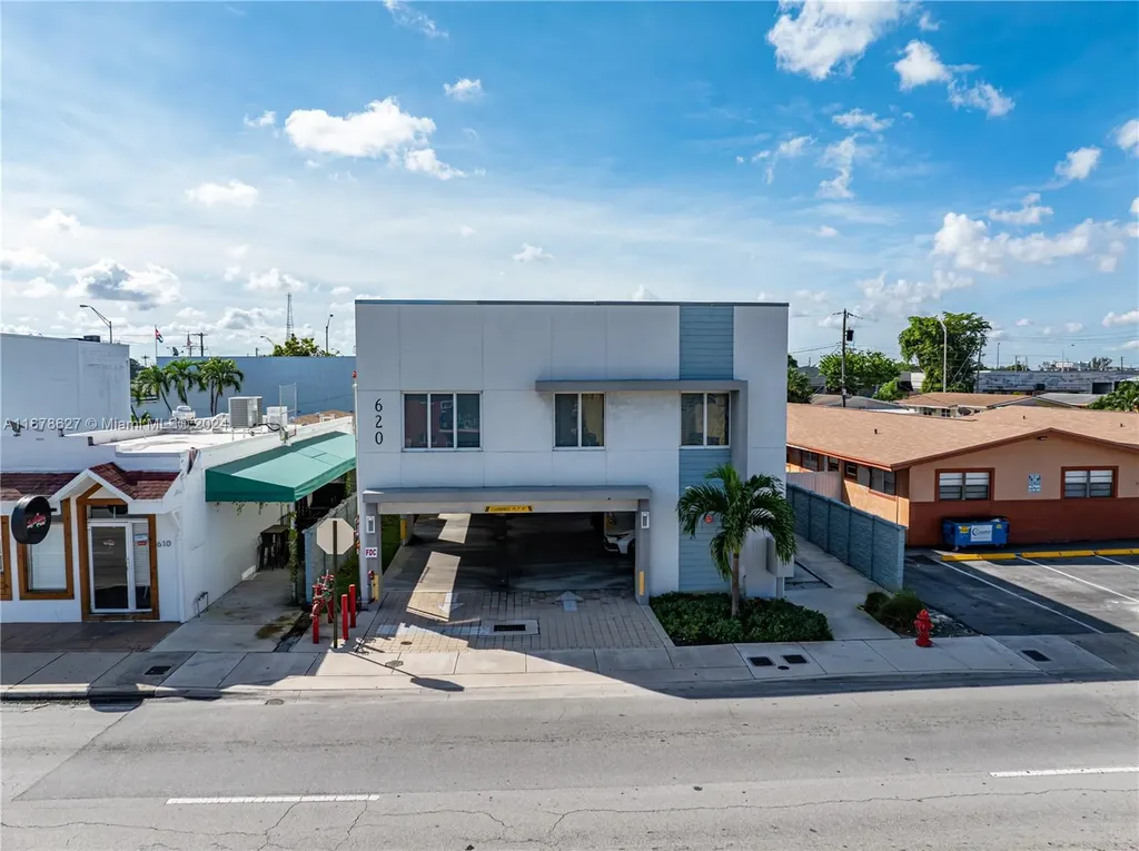 620 W 29th Street Hialeah FL 33012