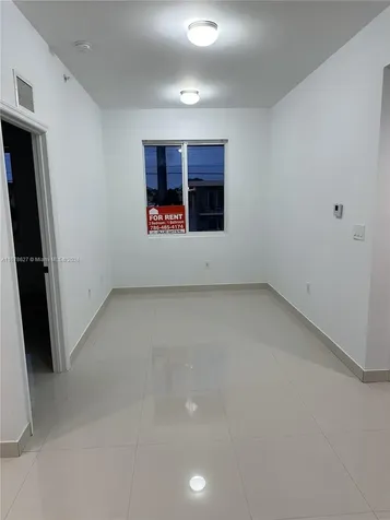 620 W 29th Street Hialeah FL 33012