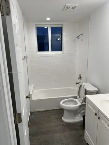 620 W 29th Street Hialeah FL 33012