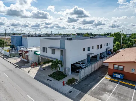 620 W 29th Street Hialeah FL 33012