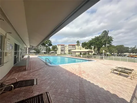 1820 SW 81st Avenue North Lauderdale FL 33068