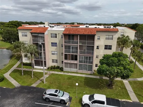 1820 SW 81st Avenue North Lauderdale FL 33068