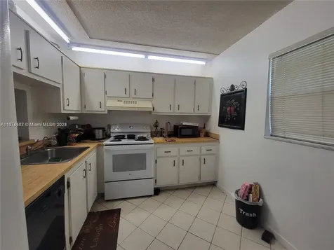1820 SW 81st Avenue North Lauderdale FL 33068