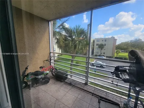 1820 SW 81st Avenue North Lauderdale FL 33068