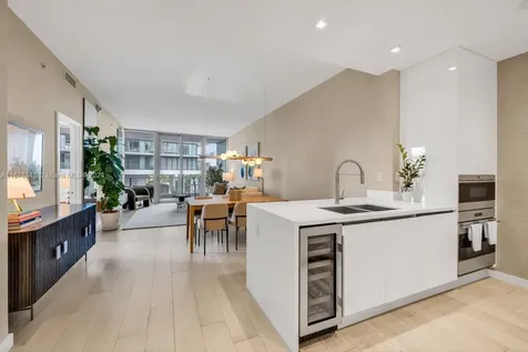 801 S Pointe Drive Miami Beach FL 33139