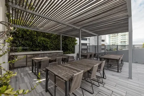801 S Pointe Drive Miami Beach FL 33139
