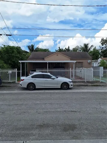1439 NW 26th Street Miami FL 33142