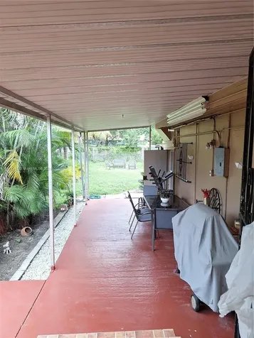 1439 NW 26th Street Miami FL 33142