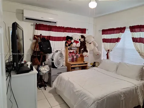 1439 NW 26th Street Miami FL 33142