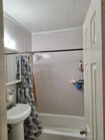 1439 NW 26th Street Miami FL 33142
