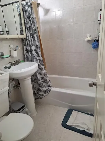 1439 NW 26th Street Miami FL 33142