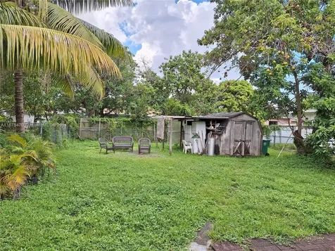 1439 NW 26th Street Miami FL 33142