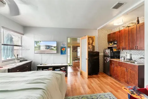 1619 NE 169th Street North Miami Beach FL 33162