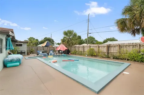 1619 NE 169th Street North Miami Beach FL 33162