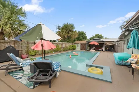 1619 NE 169th Street North Miami Beach FL 33162