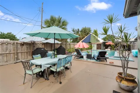 1619 NE 169th Street North Miami Beach FL 33162