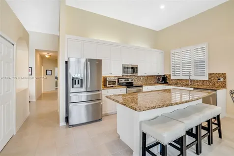 332 SW 187th Terrace Pembroke Pines FL 33029