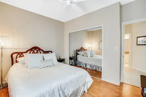 332 SW 187th Terrace Pembroke Pines FL 33029
