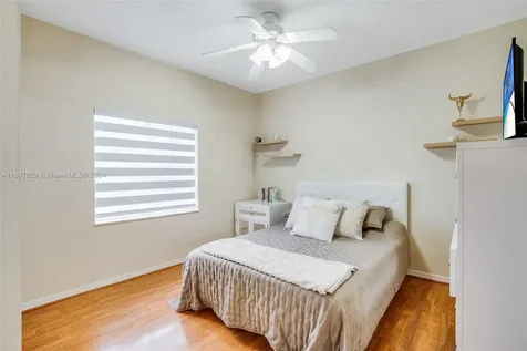 332 SW 187th Terrace Pembroke Pines FL 33029