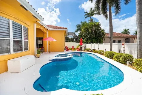 332 SW 187th Terrace Pembroke Pines FL 33029