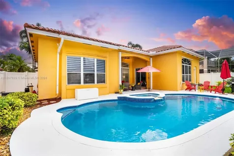 332 SW 187th Terrace Pembroke Pines FL 33029