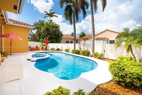 332 SW 187th Terrace Pembroke Pines FL 33029