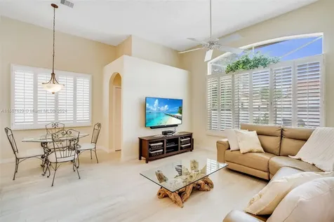 332 SW 187th Terrace Pembroke Pines FL 33029