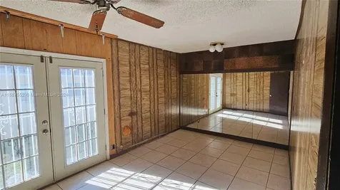 3230 N 23rd Avenue Hollywood FL 33020