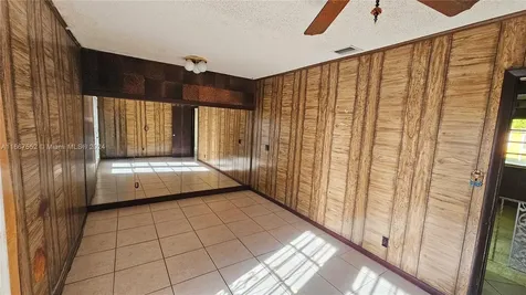 3230 N 23rd Avenue Hollywood FL 33020