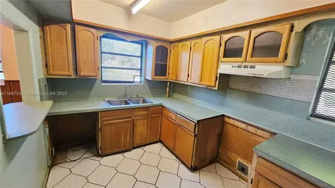 3230 N 23rd Avenue Hollywood FL 33020