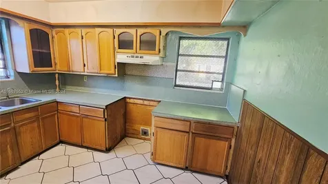 3230 N 23rd Avenue Hollywood FL 33020