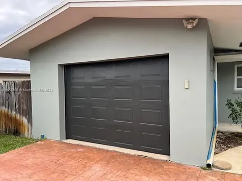 441 NW 37th Street Oakland Park FL 33309