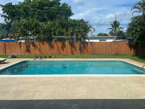 441 NW 37th Street Oakland Park FL 33309