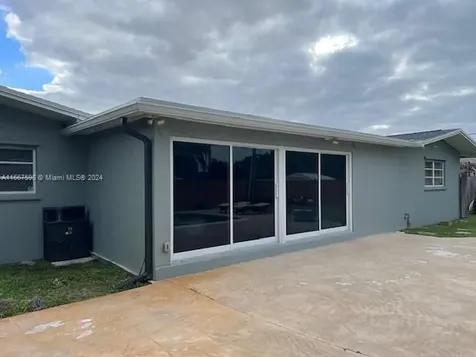 441 NW 37th Street Oakland Park FL 33309