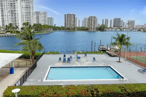 2750 NE 183rd Street Aventura FL 33160