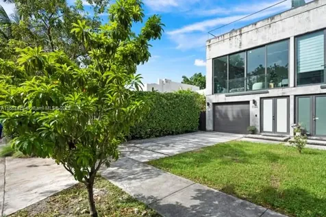 1122 SW 13th Avenue Miami FL 33135