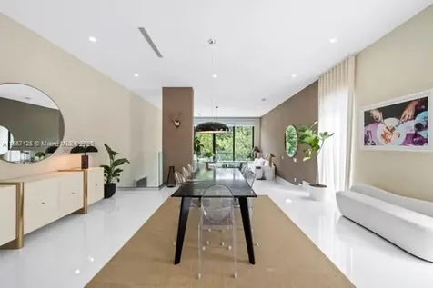 1122 SW 13th Avenue Miami FL 33135