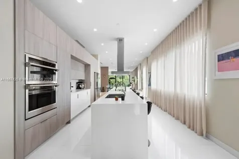 1122 SW 13th Avenue Miami FL 33135