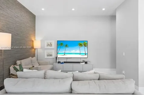 1122 SW 13th Avenue Miami FL 33135