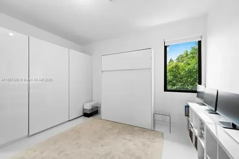 1122 SW 13th Avenue Miami FL 33135