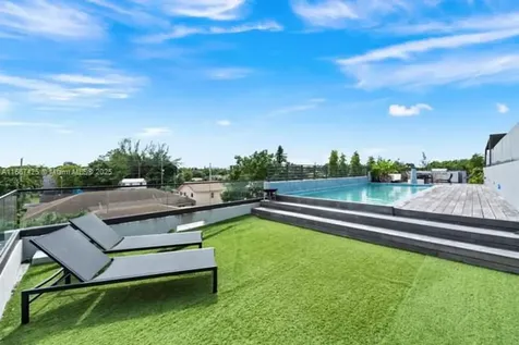 1122 SW 13th Avenue Miami FL 33135