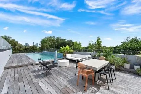 1122 SW 13th Avenue Miami FL 33135