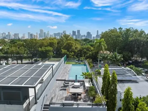 1122 SW 13th Avenue Miami FL 33135