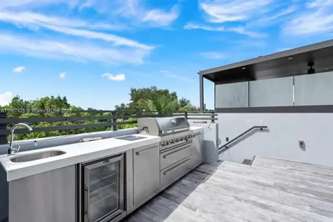 1122 SW 13th Avenue Miami FL 33135