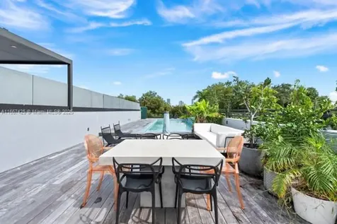 1122 SW 13th Avenue Miami FL 33135