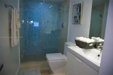 5601 Collins Avenue Miami Beach FL 33140